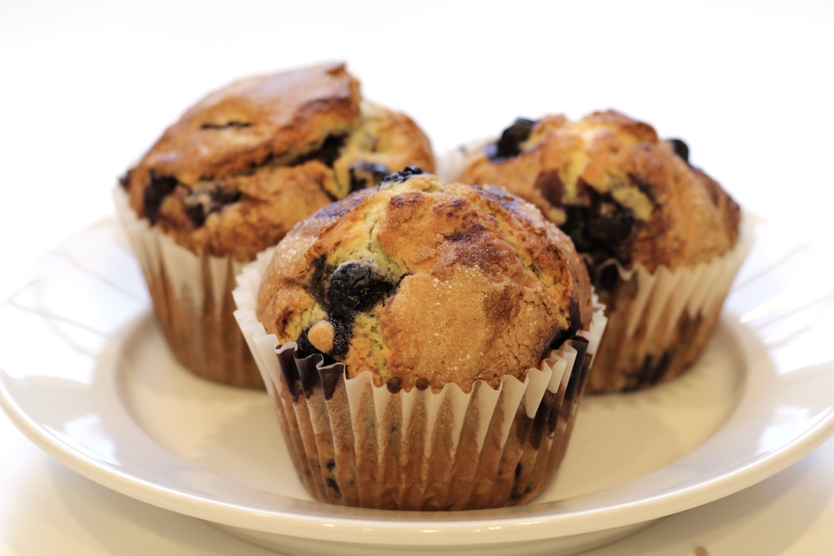 Saftige Schoko-Muffins aus dem Airfryer: In 12 Minuten fertig gebacken