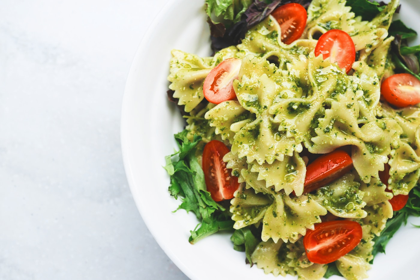 Schnelle Kichererbsen-Bowl mit Tahini fuer die Familie
